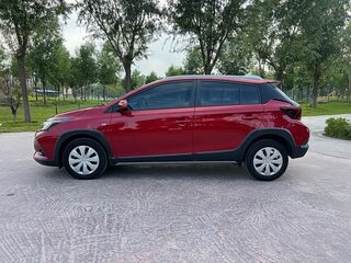 2022 Toyota Yaris L X XP150 Рестайлинг, пурпурный, 945000 рублей, вид 4