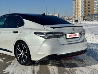 2020 Toyota Camry VIII (XV70), белый, 3000000 рублей, вид 3