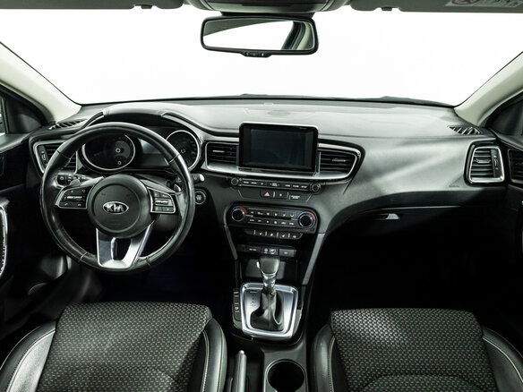 2018 Kia Ceed III, серый, 1840000 рублей - вид 12