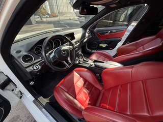 2011 Mercedes-Benz C-Класс AMG 63 AMG III (W204), белый, 3000000 рублей, вид 4