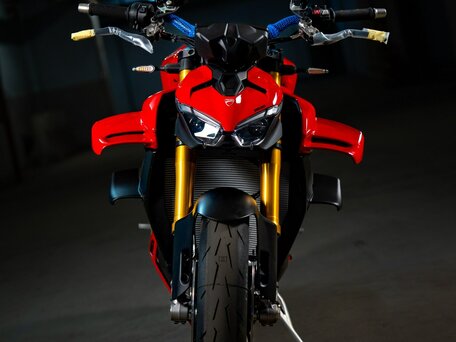 2026 Ducati Streetfighter V4, красный, 3450000 рублей, вид 2