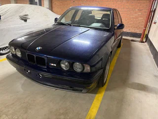 1992 BMW M5 II (E34), синий, 5067000 рублей, вид 2