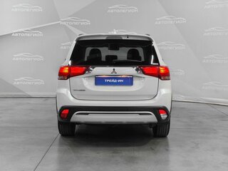 2021 Mitsubishi Outlander III Рестайлинг 3, белый, 2220000 рублей, вид 4