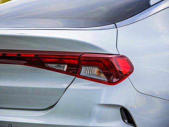 2022 Kia K5 III, белый, 2448000 рублей - вид 11