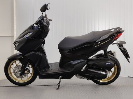 2024 Honda Click, чёрный, 349000 рублей, вид 4