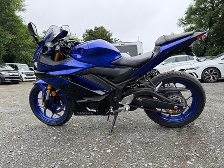 2019 Yamaha YZF-R3, синий, 670000 рублей, вид 2