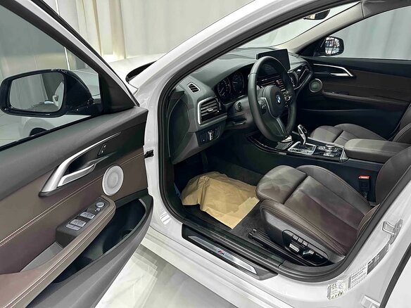 2023 BMW 1 серии 120i III (F52) Рестайлинг, белый, 1700000 рублей - вид 6