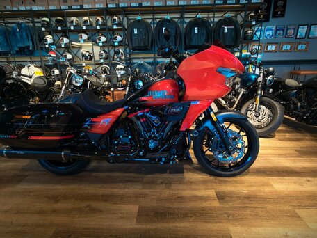 2026 Harley-Davidson CVO Road Glide ST, оранжевый, 6490000 рублей, вид 4