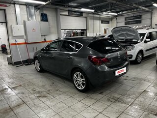 2011 Opel Astra J, серый, 580000 рублей, вид 4