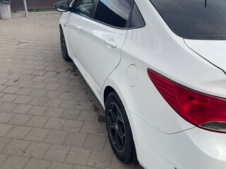 2015 Hyundai Solaris I Рестайлинг, белый, 615000 рублей, вид 4