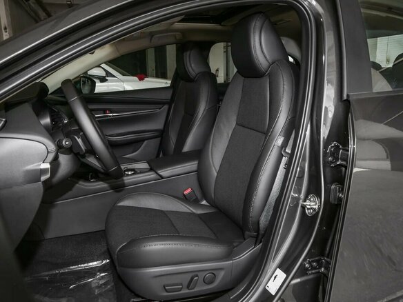 2025 Mazda 3 Axela IV (BP), чёрный, 3600000 рублей - вид 18