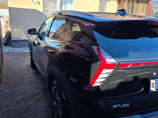 2024 Geely Atlas II, чёрный, 3000000 рублей, вид 4