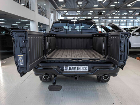 2026 Ram 1500 Crew Cab V Рестайлинг, чёрный, 11485801 рублей, вид 3