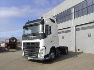 2017 Volvo FH, белый, 7550000 рублей, вид 1