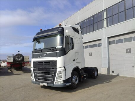 2017 Volvo FH, белый, 7550000 рублей, вид 1