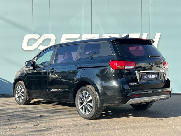 2017 Kia Carnival III, чёрный, 2290000 рублей - вид 1