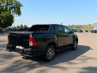 2017 Toyota Hilux VIII, чёрный, 3400000 рублей, вид 2