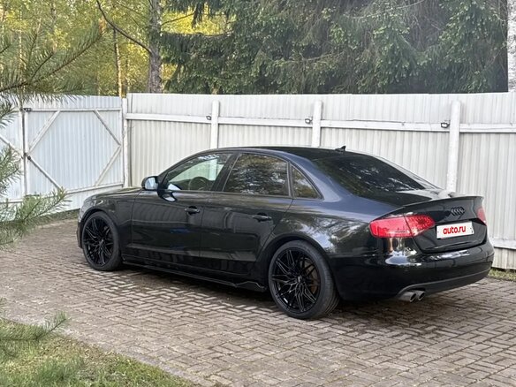 2011 Audi A4 IV (B8), чёрный - вид 2