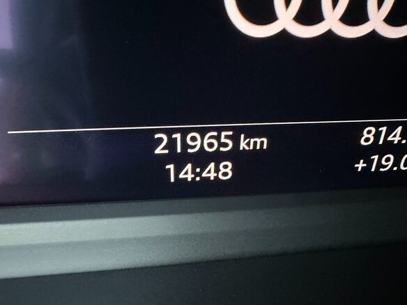 2023 Audi A3 Sportback 35 TFSI IV (8Y), красный, 1980000 рублей - вид 15