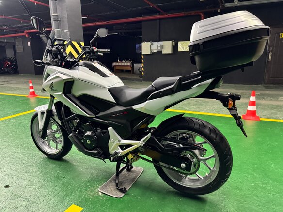 2017 Honda NC 750X, белый, 875000 рублей - вид 17