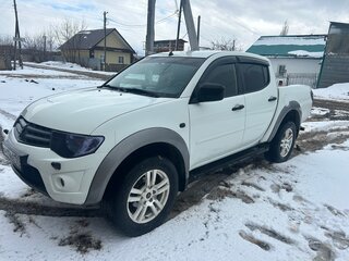 2013 Mitsubishi L200 IV, белый, 1350000 рублей, вид 2