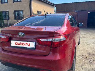 2014 Kia Rio 6-speed III, красный, 1050000 рублей, вид 5