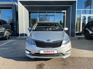 2016 Kia Rio III Рестайлинг, серебристый, 1050000 рублей, вид 2