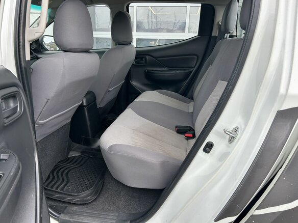 2021 Mitsubishi L200 V Рестайлинг, белый, 2600000 рублей - вид 12