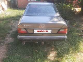 1993 Mercedes-Benz E-Класс 220 I (W124), фиолетовый, 200000 рублей, вид 4
