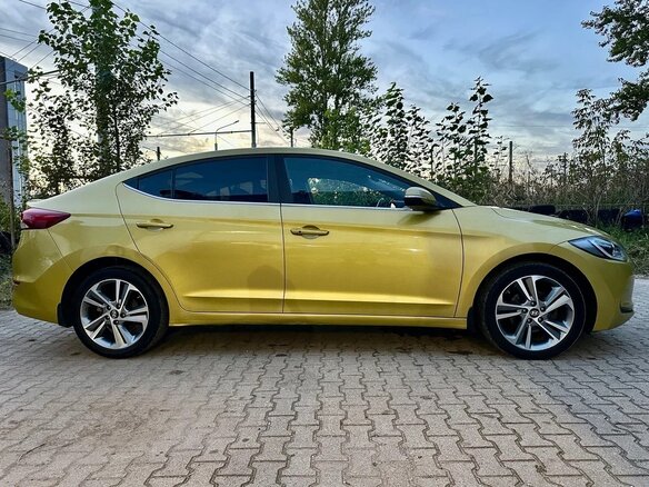 2016 Hyundai Elantra VI (AD), жёлтый, 1570000 рублей - вид 17