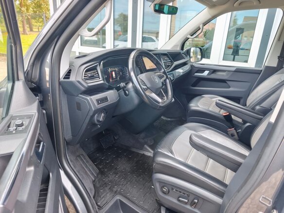 2023 Volkswagen Multivan T6 Рестайлинг, серый, 6350000 рублей - вид 5