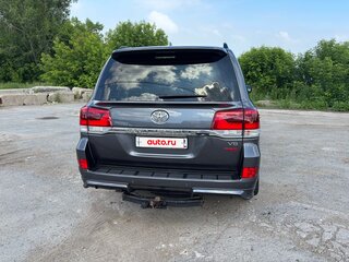 2019 Toyota Land Cruiser 200 Series Рестайлинг 2, серый, 6800000 рублей, вид 2