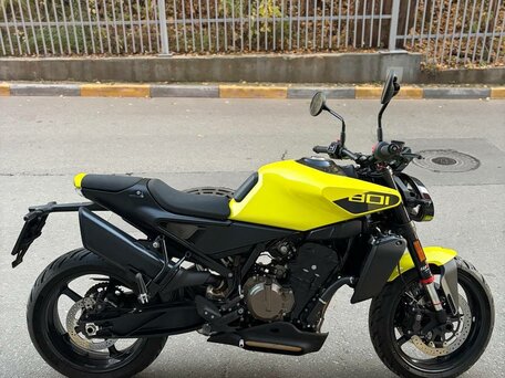 2025 Husqvarna Vitpilen 801, жёлтый, 1080000 рублей, вид 4