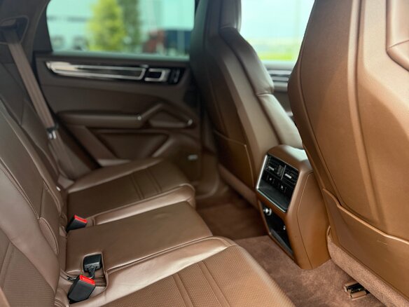 2021 Porsche Cayenne Coupé III, серый, 7000000 рублей - вид 20