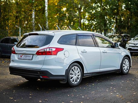 2013 Ford Focus III, белый, 499000 рублей, вид 2