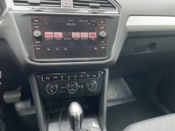 2019 Volkswagen Tiguan II, серебристый, 2800000 рублей - вид 16