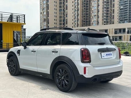 2023 Mini Countryman Cooper II Рестайлинг, серебристый, 2750000 рублей, вид 4
