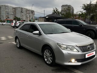 2012 Toyota Camry VII (XV50), серебристый, 1880000 рублей, вид 1