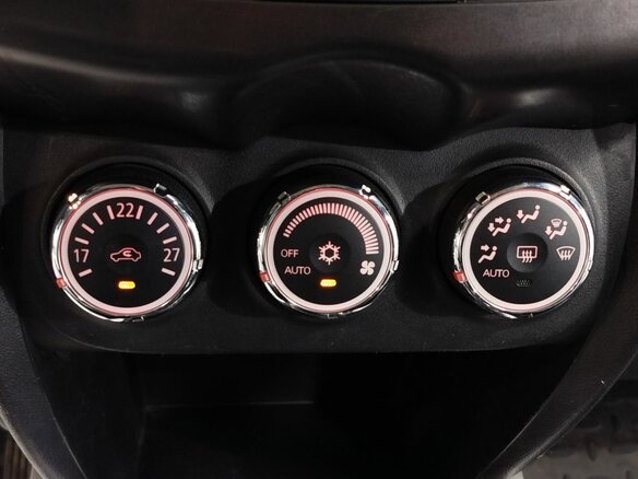 2012 Mitsubishi ASX I, белый, 1055000 рублей - вид 16