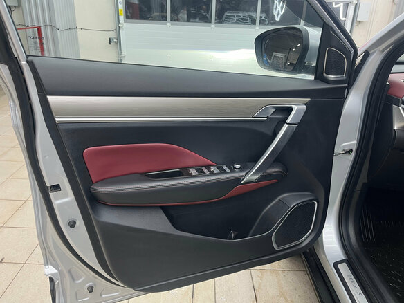 2021 Geely Coolray I, серебристый, 1670000 рублей - вид 12