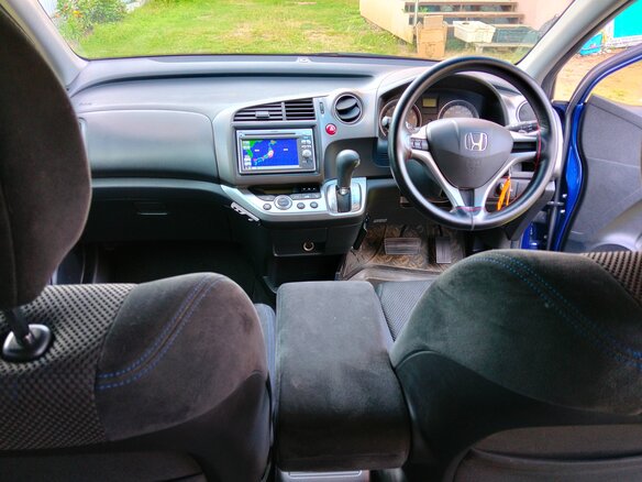2013 Honda Stream II Рестайлинг, синий, 1690000 рублей - вид 9