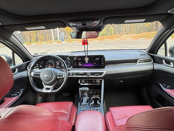 2021 Kia K5 III, серый, 2400000 рублей - вид 15