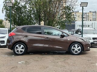 2014 Kia Ceed II, коричневый, 999000 рублей, вид 4
