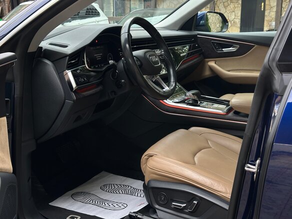 2018 Audi Q8 55 TFSI I (4M), синий, 3900000 рублей - вид 11