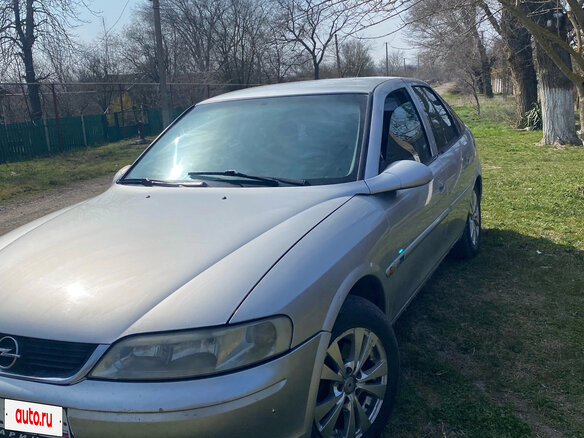 1999 Opel Vectra B, серебристый, 100000 рублей