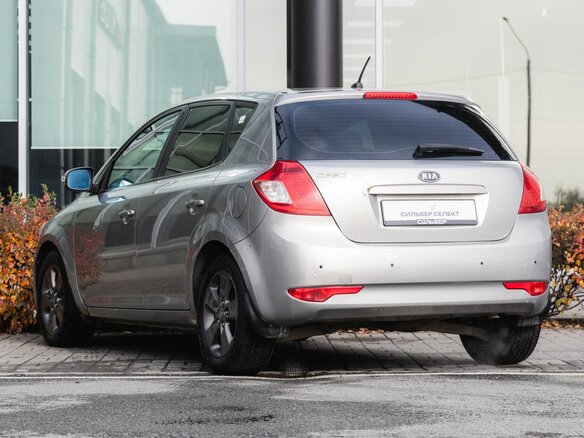 2010 Kia Ceed I Рестайлинг, серебристый, 600000 рублей - вид 5