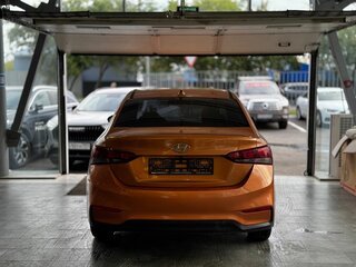 2017 Hyundai Solaris II, оранжевый, 839000 рублей, вид 5