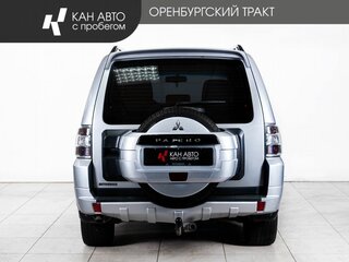 2011 Mitsubishi Pajero IV, серебристый, 1650000 рублей, вид 4