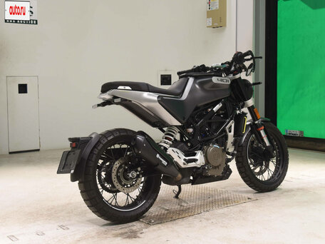 2021 Husqvarna Svartpilen 401, чёрный, 390000 рублей, вид 3
