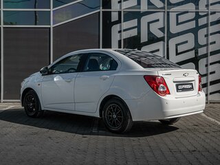 2013 Chevrolet Aveo II, белый, 650000 рублей, вид 2